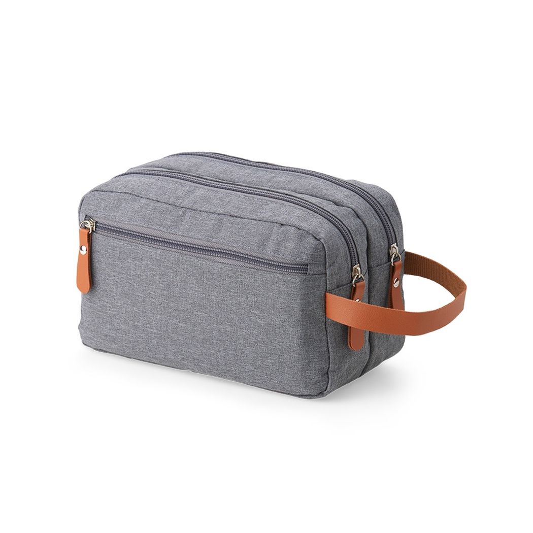 NE8753 Cinza 03 Necessaire Em Poliéster Com Detalhes Em Couro Sintético Necessaire Em Poliéster e Couro Sintético